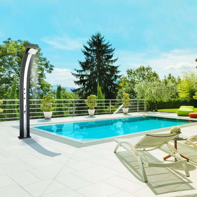 Benötigen Sie eine Garten- oder eine Solardusche neben Ihrem Pool