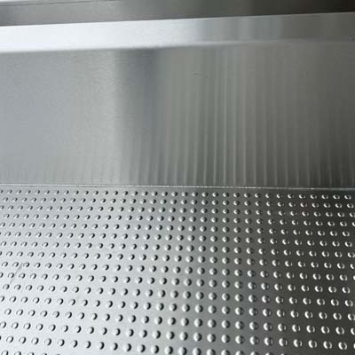 Langtextfoto-Noppen-Edelstahlbecken